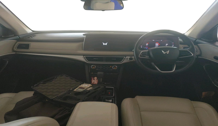 2022 Mahindra XUV700 AX 7 LUXURY P AT 7 STR, Petrol, Automatic, 31,426 km, interior