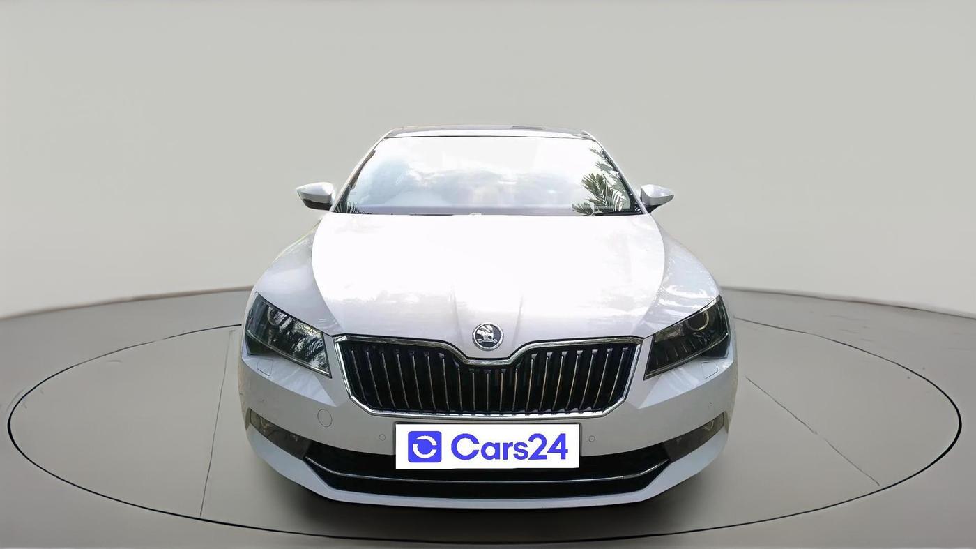 2019 Skoda Superb L&K 1.8 TSI AT, Petrol, Automatic, 25,125 km, exterior