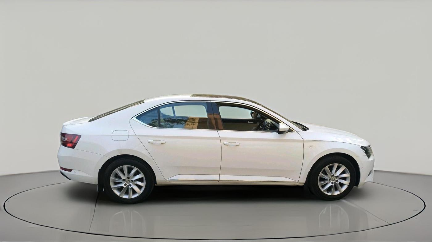 2019 Skoda Superb L&K 1.8 TSI AT, Petrol, Automatic, 25,125 km, exterior