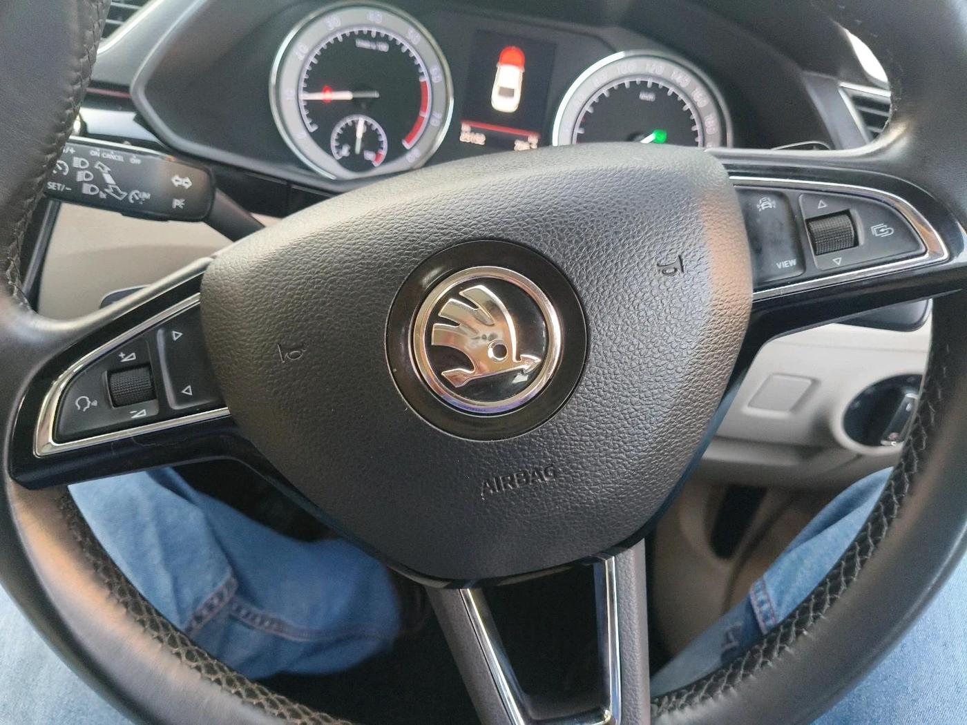 2019 Skoda Superb L&K 1.8 TSI AT, Petrol, Automatic, 25,125 km, interior