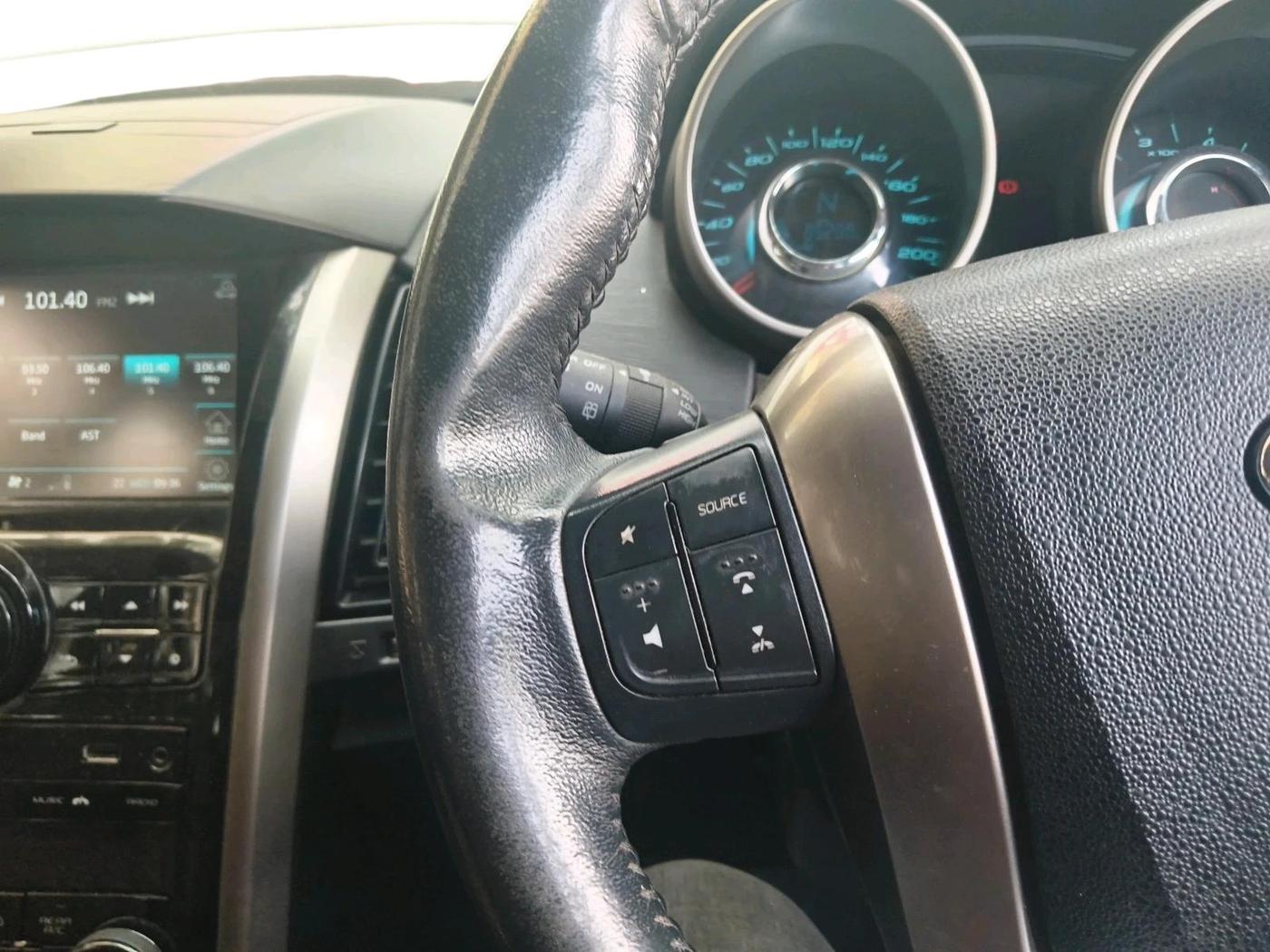 2019 Mahindra XUV500 W9, Diesel, Manual, 85,288 km, interior
