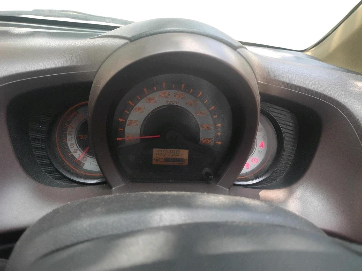 2012 Honda Brio V MT, Petrol, Manual, 1,00,498 km, interior
