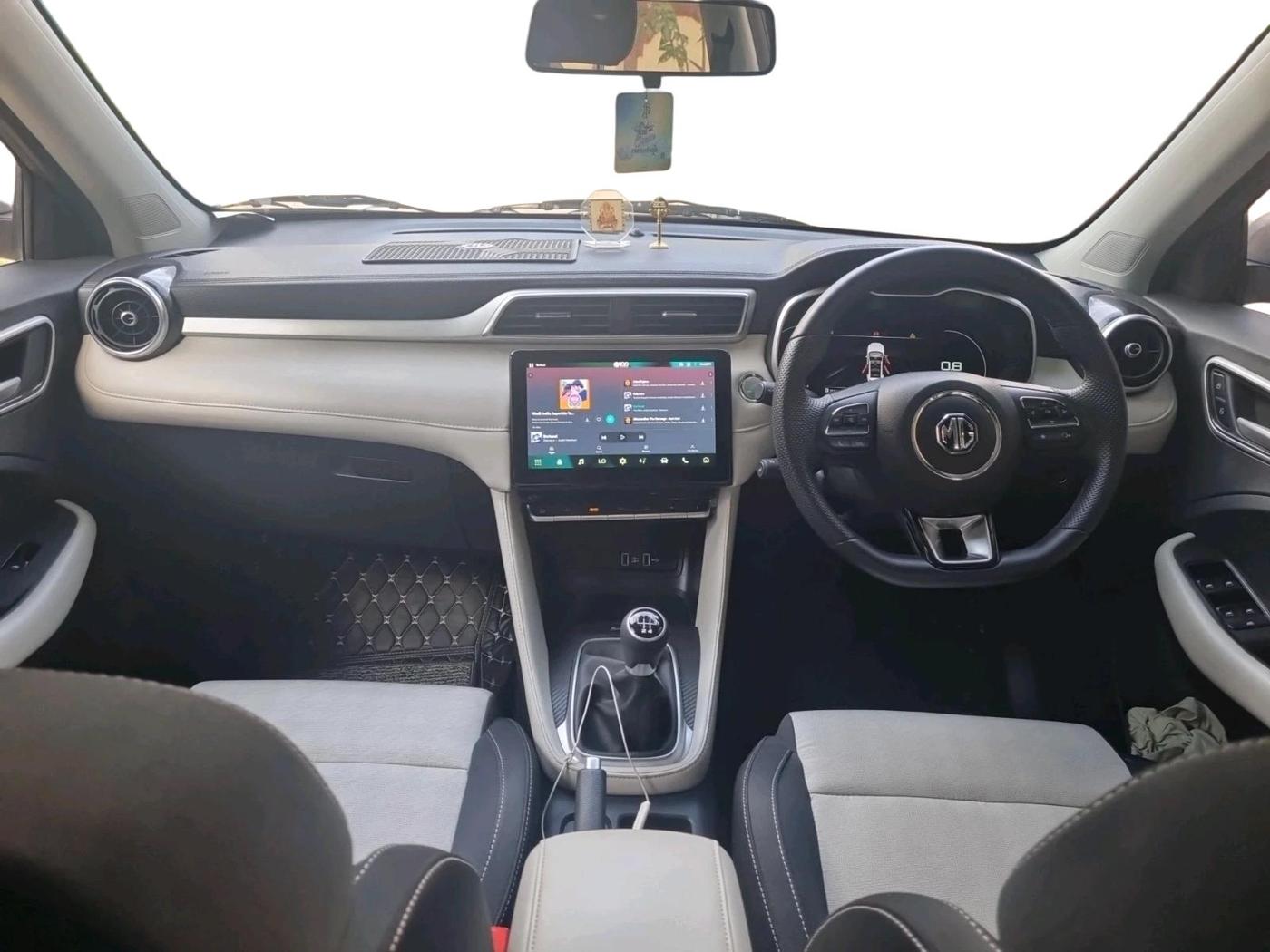 2024 MG ASTOR Select 1.5 MT (Ivory), Petrol, Manual, 17,966 km, interior