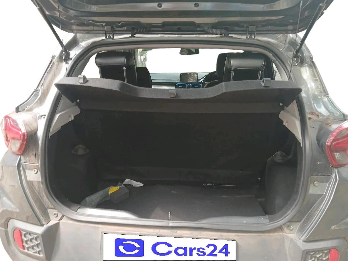 2023 Tata PUNCH Creative Dual Tone AMT Sunroof , Petrol, Automatic, 37,024 km, exterior
