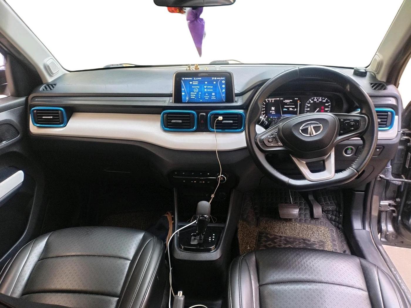 2023 Tata PUNCH Creative Dual Tone AMT Sunroof , Petrol, Automatic, 37,024 km, interior