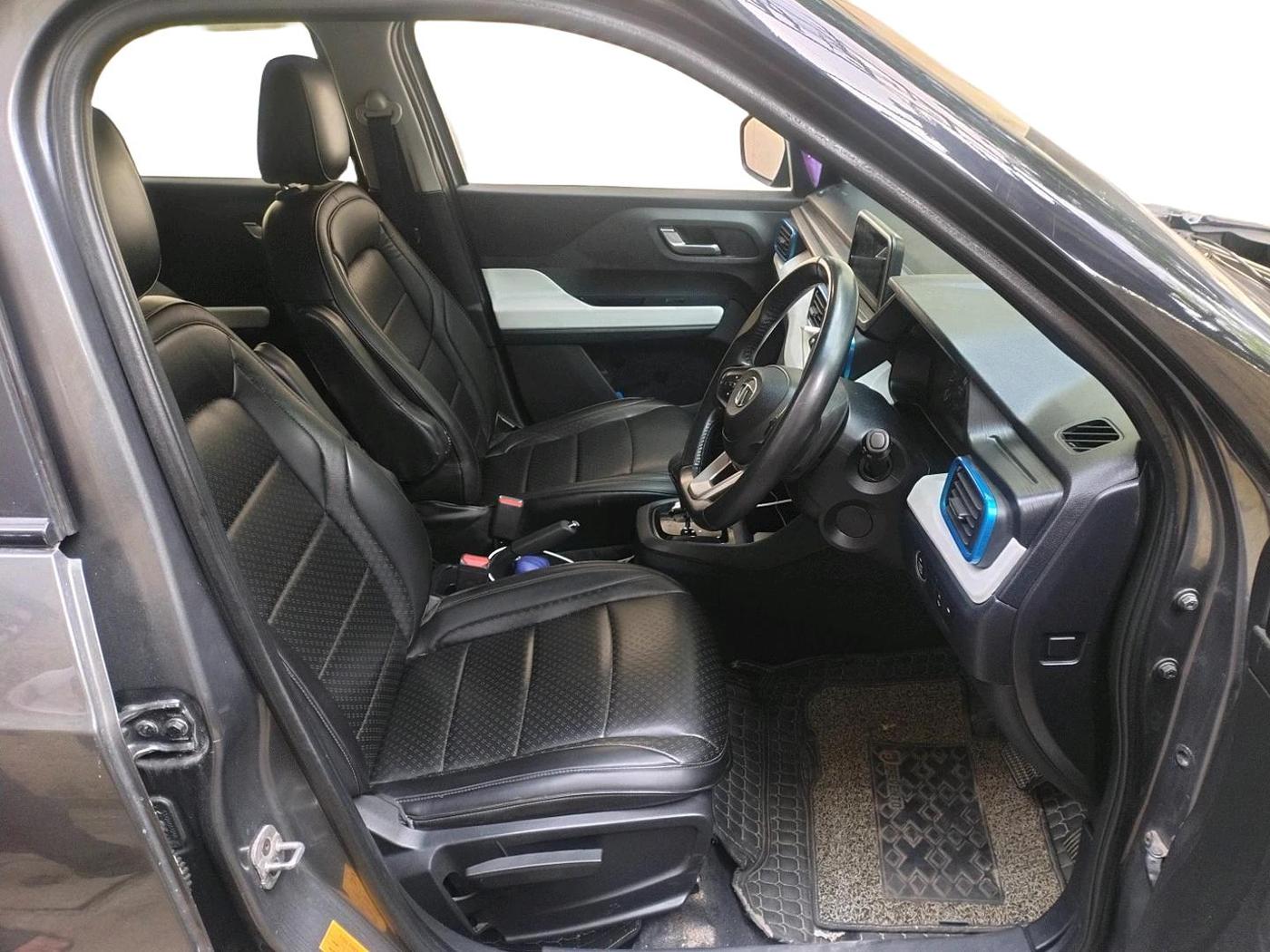 2023 Tata PUNCH Creative Dual Tone AMT Sunroof , Petrol, Automatic, 37,024 km, interior