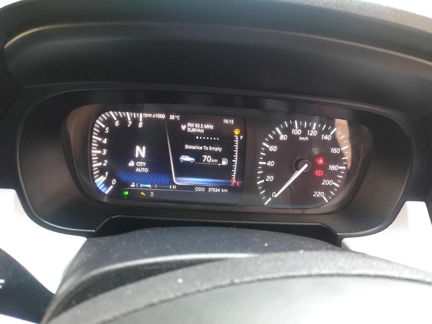 2023 Tata PUNCH Creative Dual Tone AMT Sunroof , Petrol, Automatic, 37,024 km, interior