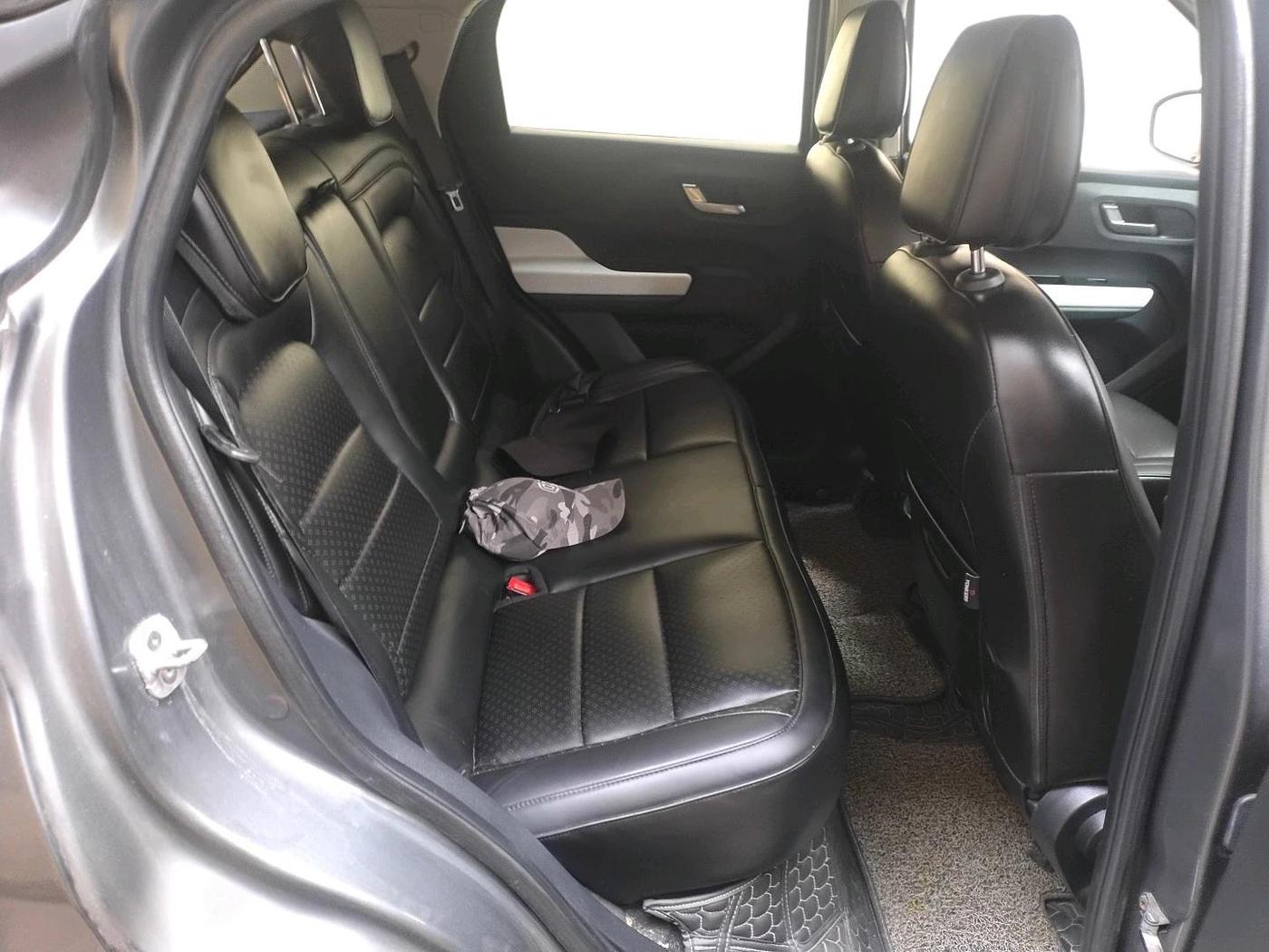 2023 Tata PUNCH Creative Dual Tone AMT Sunroof , Petrol, Automatic, 37,024 km, interior