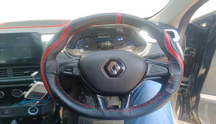 2025 Renault Kiger RXT (O) MT, Petrol, Manual, 34,000 km, interior