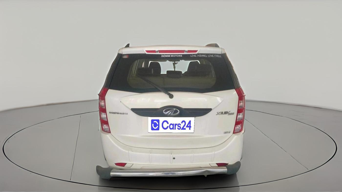 2016 Mahindra XUV500 W4, Diesel, Manual, 94,086 km, exterior