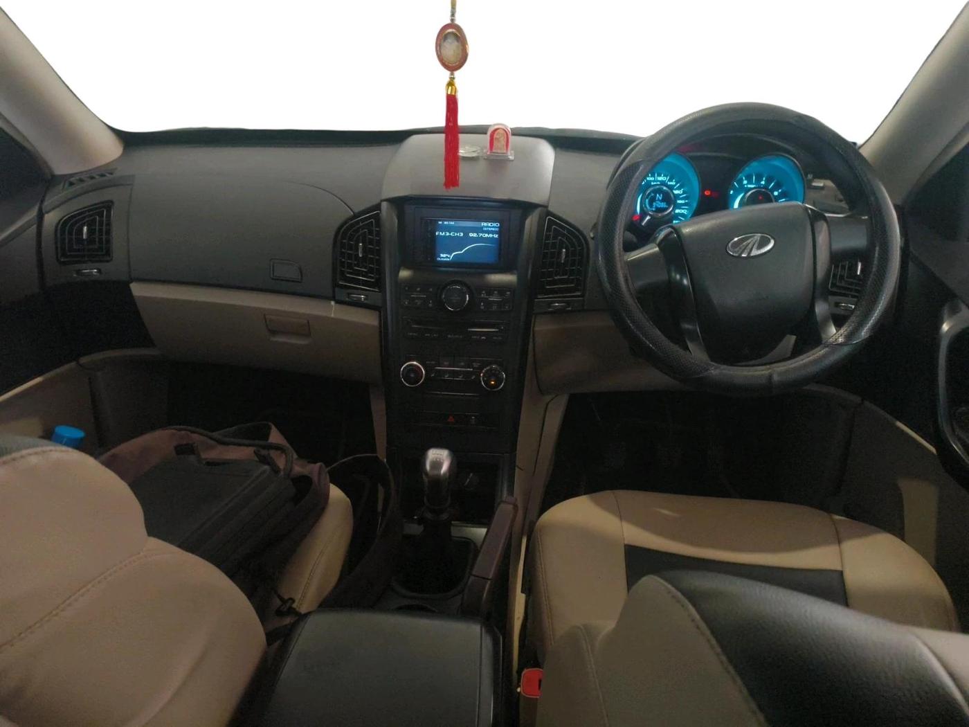 2016 Mahindra XUV500 W4, Diesel, Manual, 94,086 km, interior