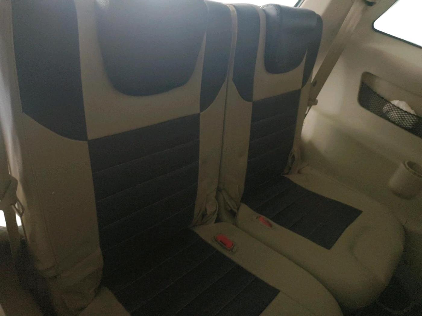 2016 Mahindra XUV500 W4, Diesel, Manual, 94,086 km, interior