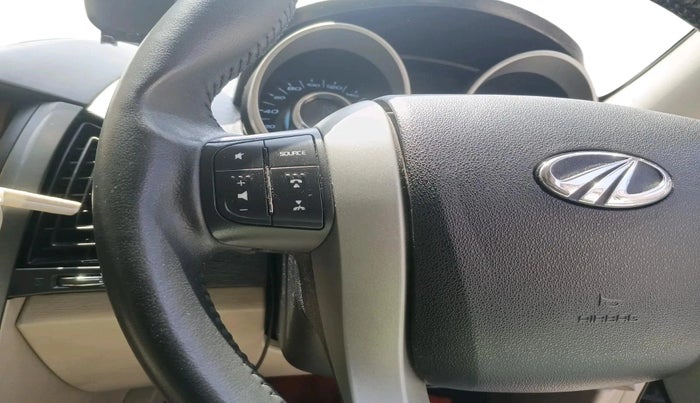 2016 Mahindra XUV500 W10, Diesel, Manual, 1,21,914 km, interior