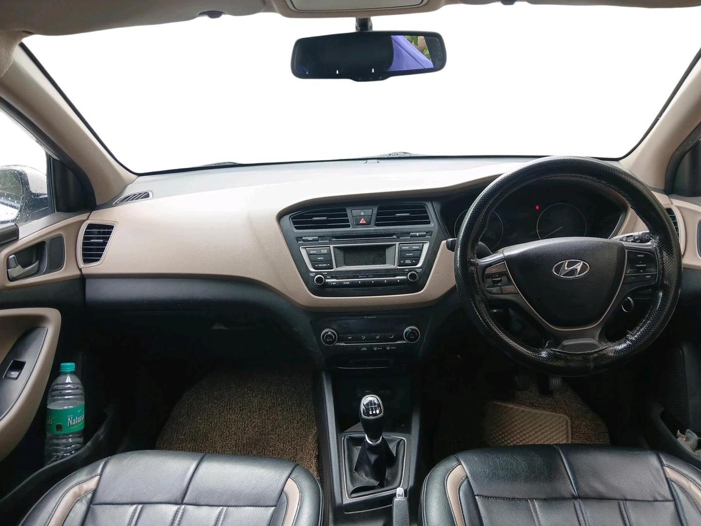2015 Hyundai Elite i20 SPORTZ 1.4 CRDI, Diesel, Manual, 1,36,000 km, interior