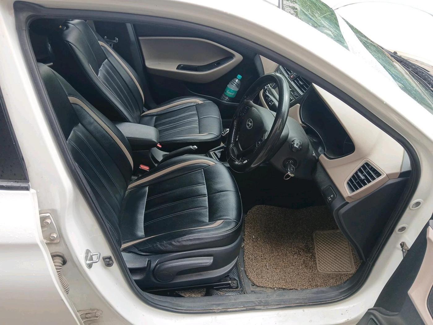 2015 Hyundai Elite i20 SPORTZ 1.4 CRDI, Diesel, Manual, 1,36,000 km, interior