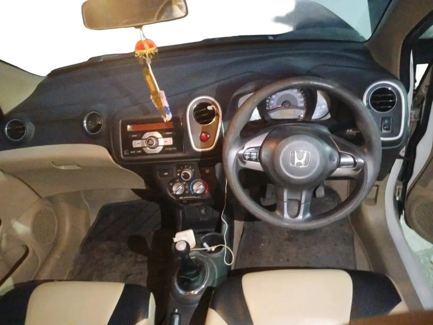 2014 Honda Mobilio 1.5L I-DTEC S, Diesel, Manual, 1,10,300 km, interior