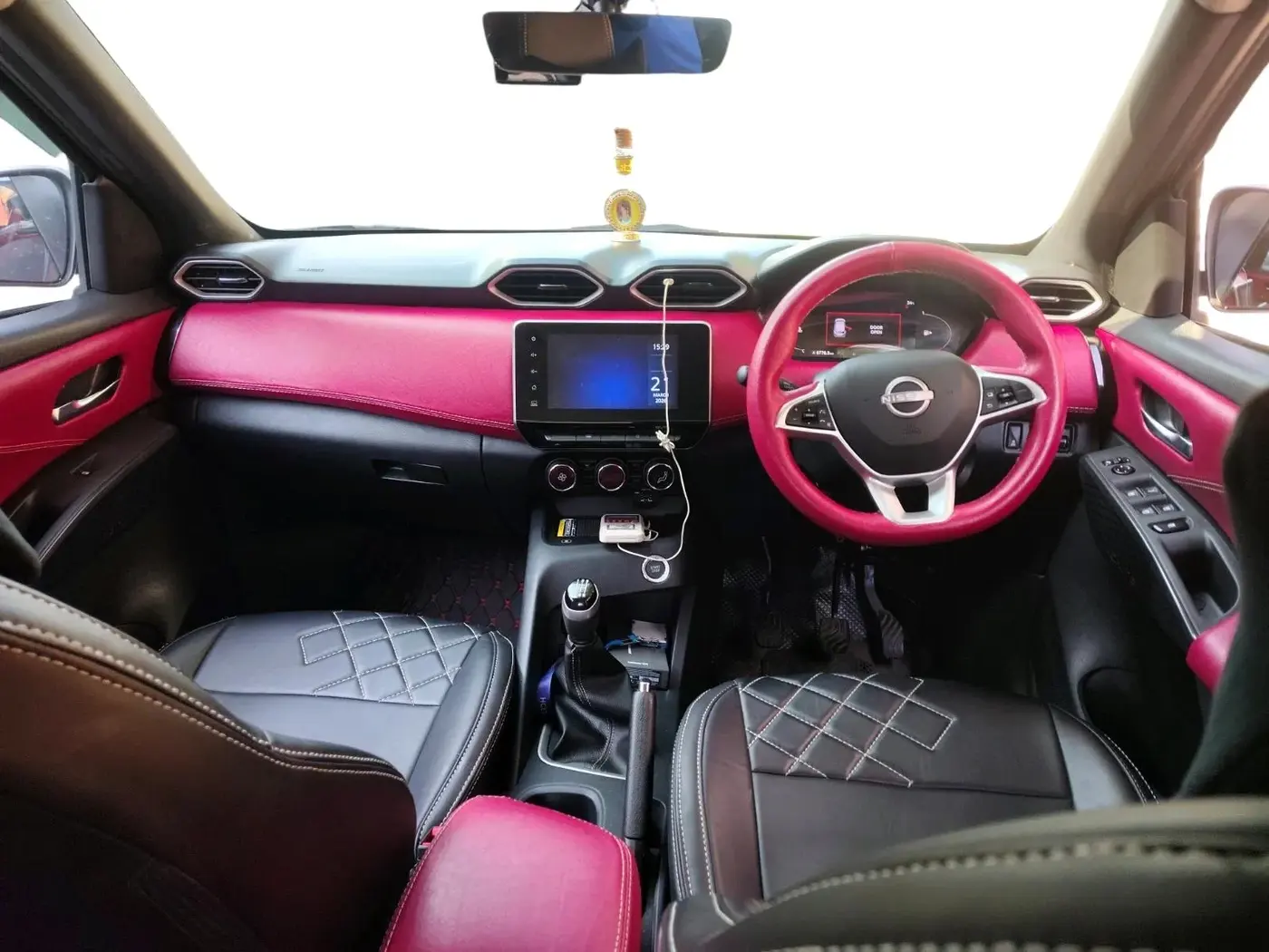 2025 Nissan MAGNITE N-Connecta B4D 1.0 Petrol MT, Petrol, Manual, 14,000 km, interior