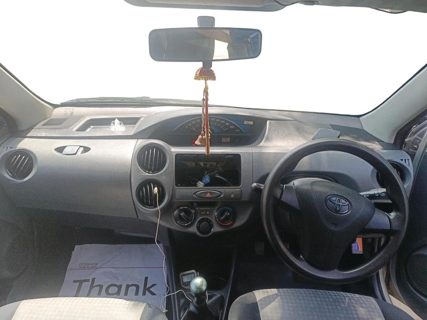 2013 Toyota Etios Liva G, Petrol, Manual, 1,07,468 km, interior