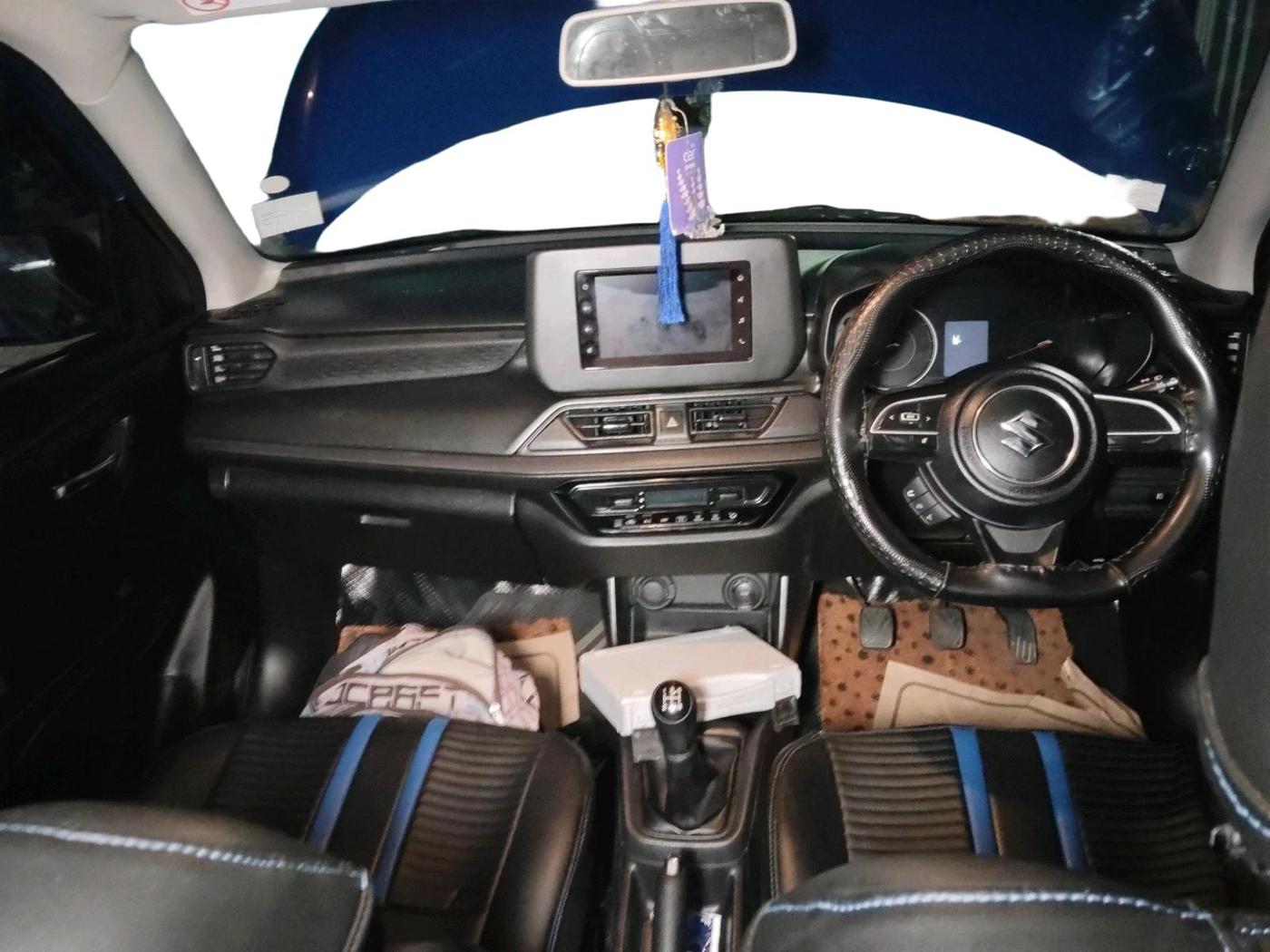 2024 Maruti Swift VXi, Petrol, Manual, 11,102 km, interior