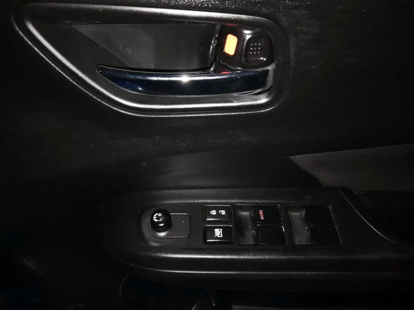 2024 Maruti Swift VXi, Petrol, Manual, 11,102 km, interior