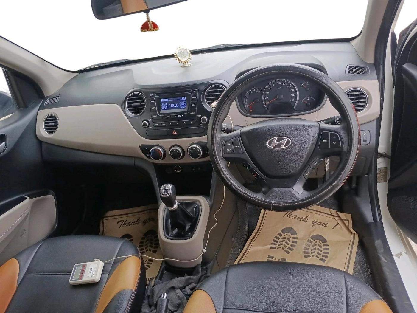 2015 Hyundai Grand i10 SPORTZ 1.2 KAPPA VTVT, Petrol, Manual, 17,442 km, interior