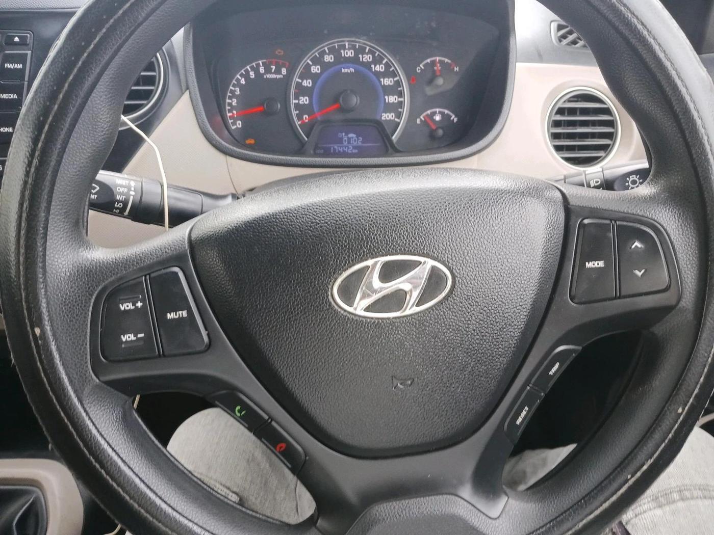 2015 Hyundai Grand i10 SPORTZ 1.2 KAPPA VTVT, Petrol, Manual, 17,442 km, interior