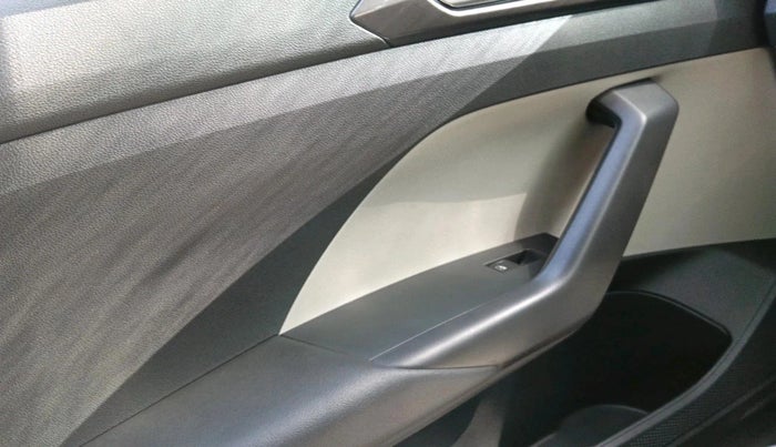 2023 Volkswagen TAIGUN TOPLINE 1.0 TSI AT, Petrol, Automatic, 9,993 km, interior