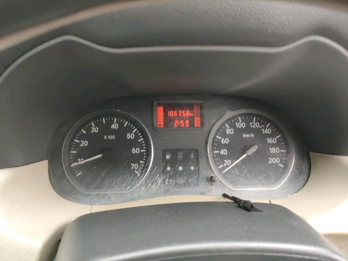 2014 Nissan Terrano XL (D), Diesel, Manual, 1,06,358 km, interior