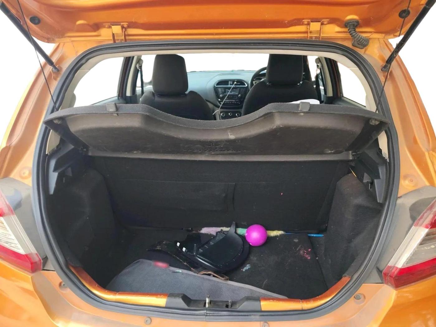 2017 Tata Tiago XZ PETROL, Petrol, Manual, 91,293 km, exterior