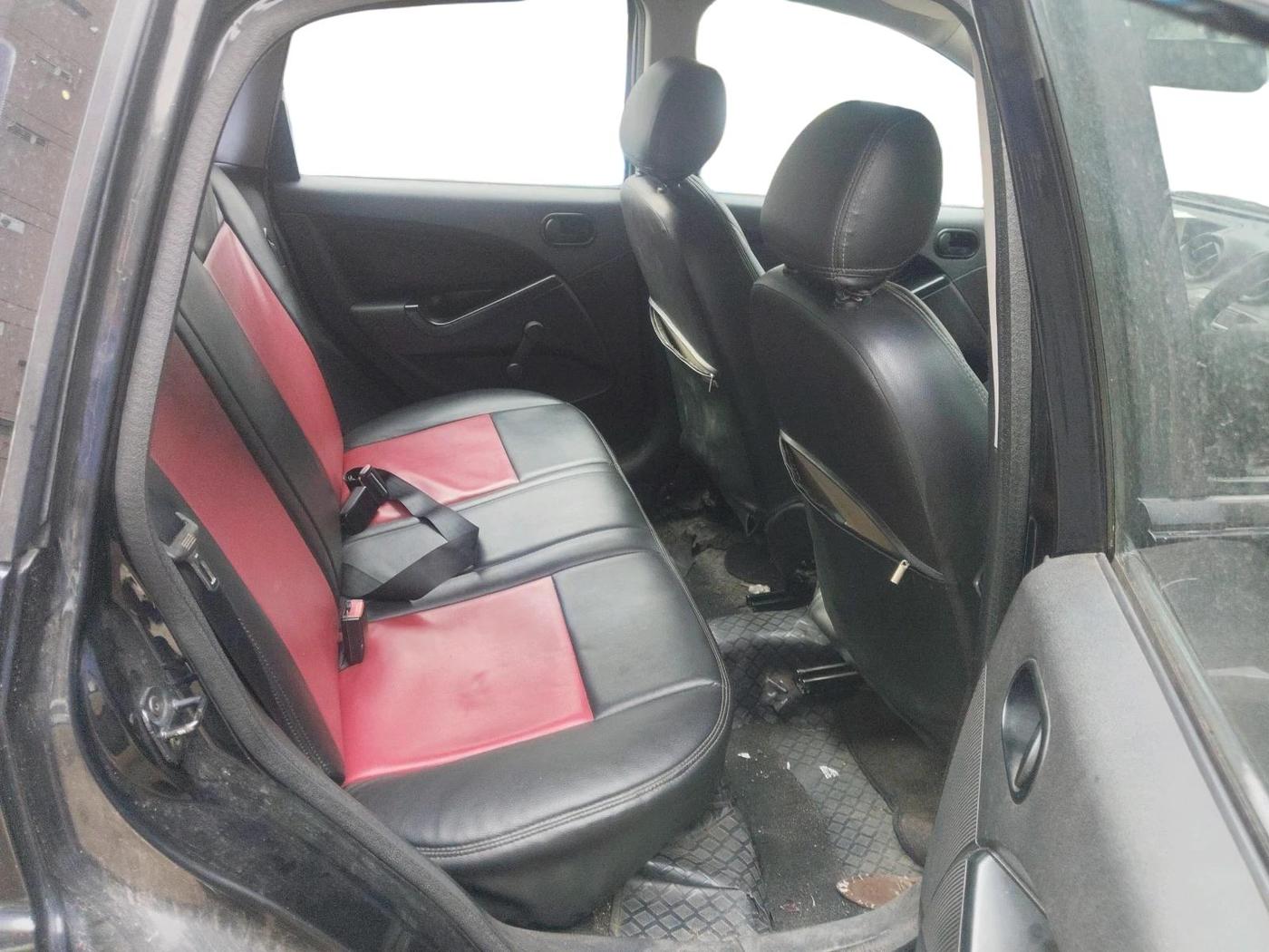 2010 Ford Figo LXI 1.2 PETROL, Petrol, Manual, 94,958 km, interior