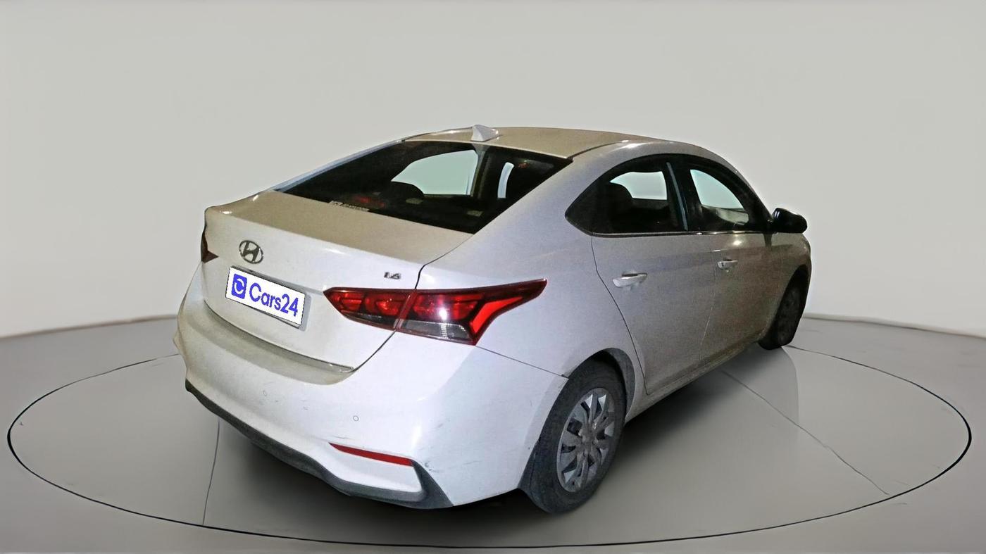 2017 Hyundai Verna 1.6 EX PETROL, Petrol, Manual, 1,76,030 km, exterior
