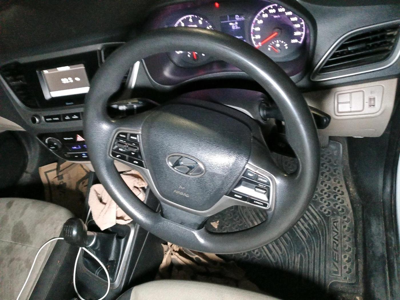 2017 Hyundai Verna 1.6 EX PETROL, Petrol, Manual, 1,76,030 km, interior