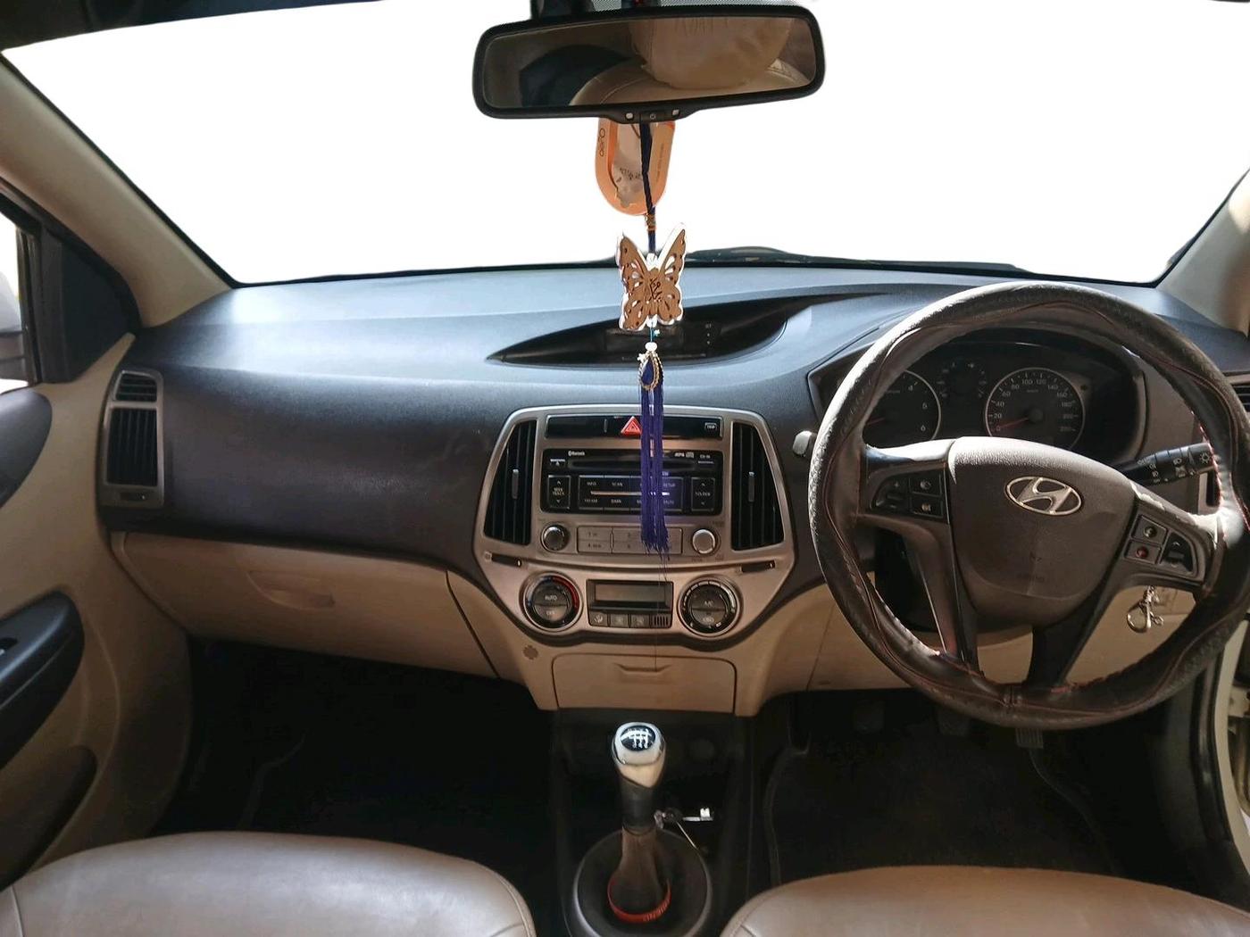 2013 Hyundai i20 SPORTZ 1.4 CRDI, Diesel, Manual, 1,51,839 km, interior