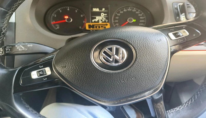 2016 Volkswagen Vento HIGHLINE PLUS 1.2 AT 16 ALLOY, Petrol, Automatic, 80,307 km, interior