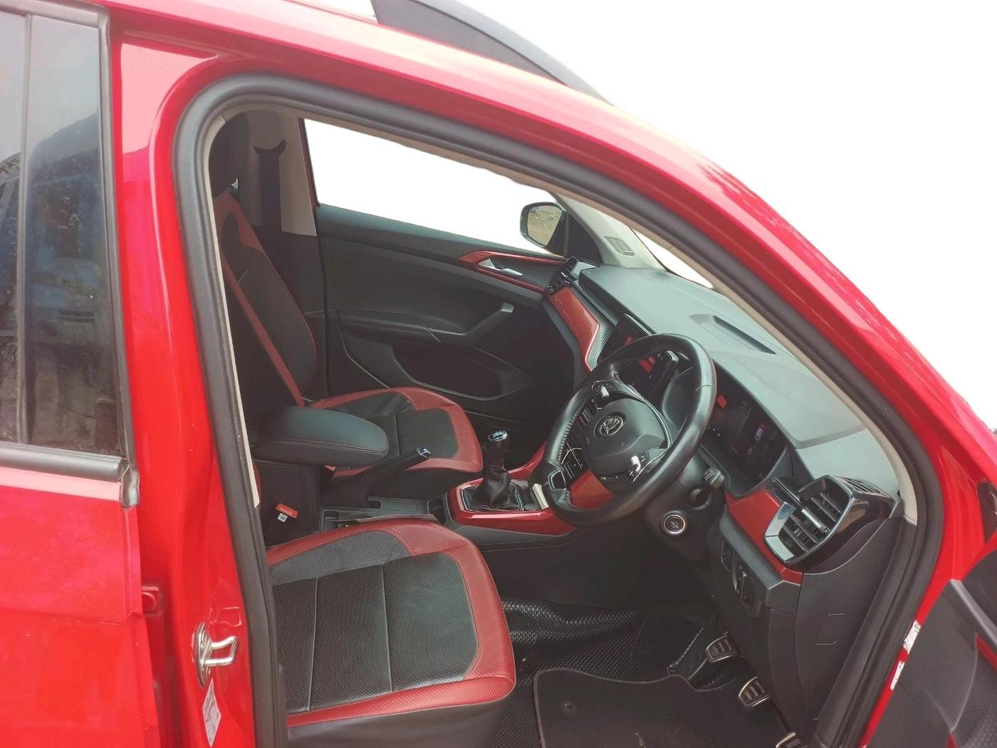 2022 Skoda KUSHAQ MONTE CARLO 1.5L TSI MT, Petrol, Manual, 33,268 km, interior