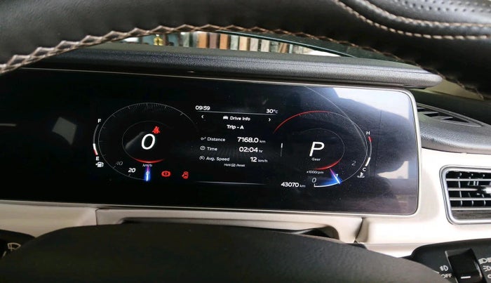 2023 Mahindra XUV700 AX 5 D AT 7 STR, Diesel, Automatic, 43,070 km, interior