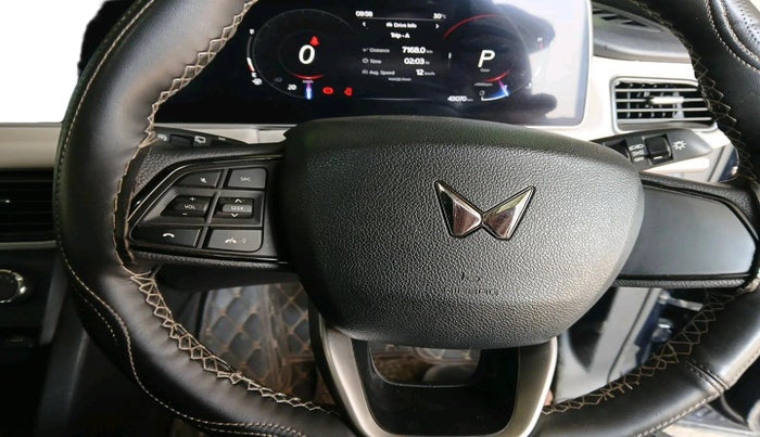 2023 Mahindra XUV700 AX 5 D AT 7 STR, Diesel, Automatic, 43,070 km, interior