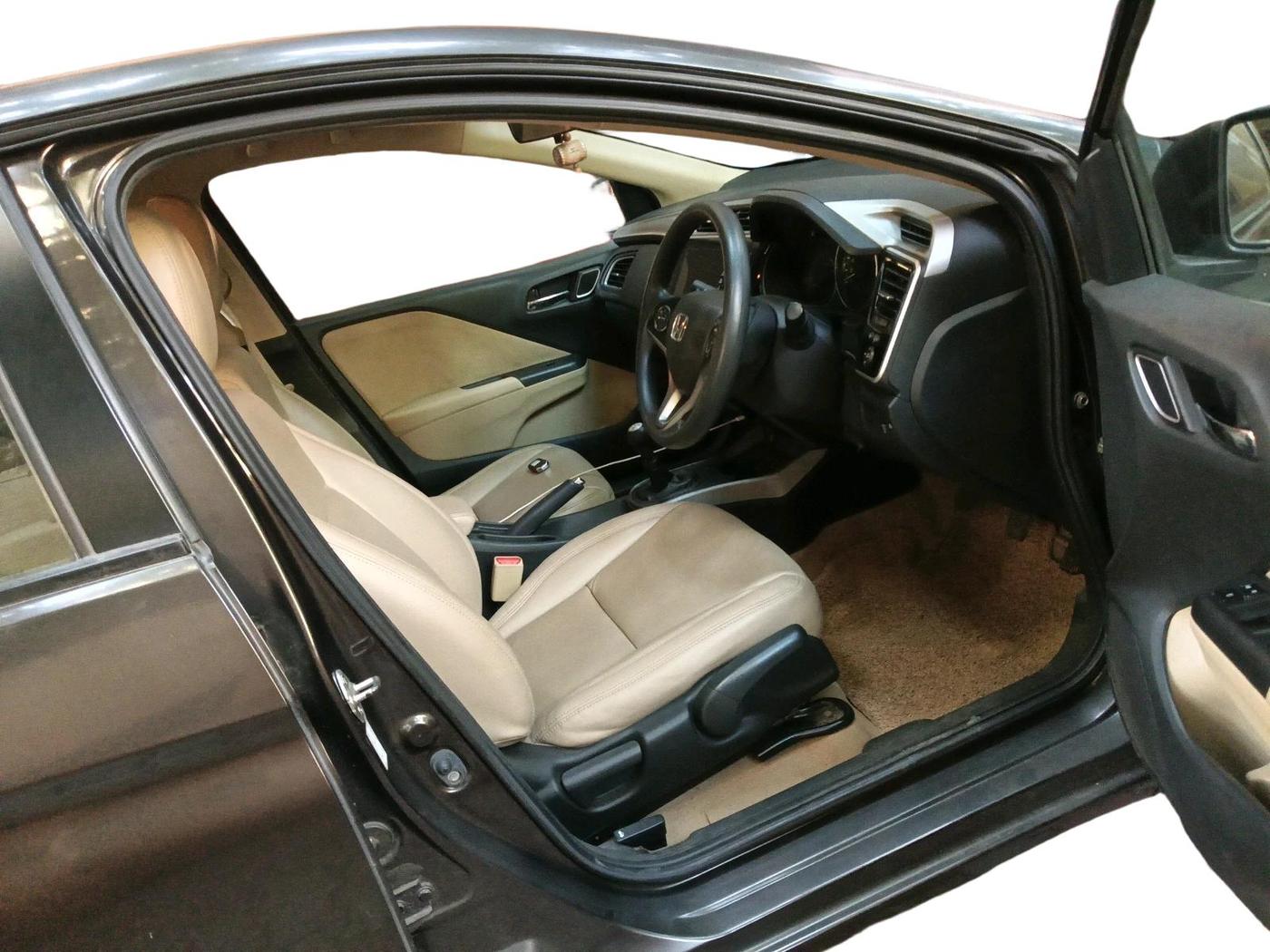 2017 Honda City 1.5L I-VTEC V MT, Petrol, Manual, 33,230 km, interior