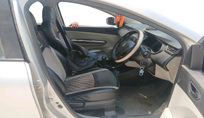 2020 Renault TRIBER RXT, Petrol, Manual, 75,490 km, interior