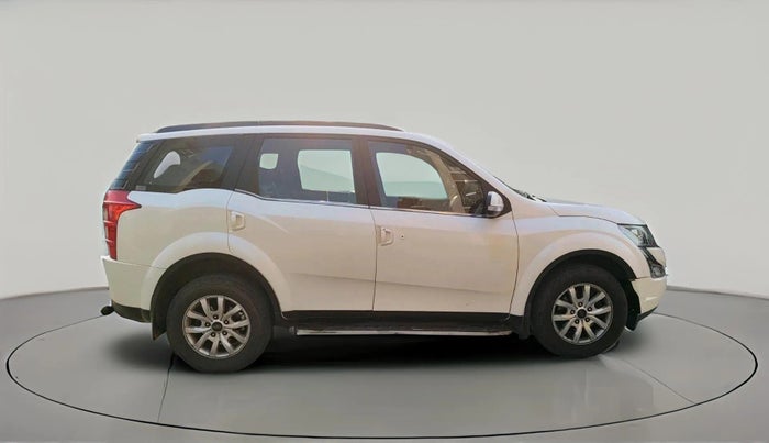 2017 Mahindra XUV500 W10 AT, Diesel, Automatic, 81,515 km, exterior