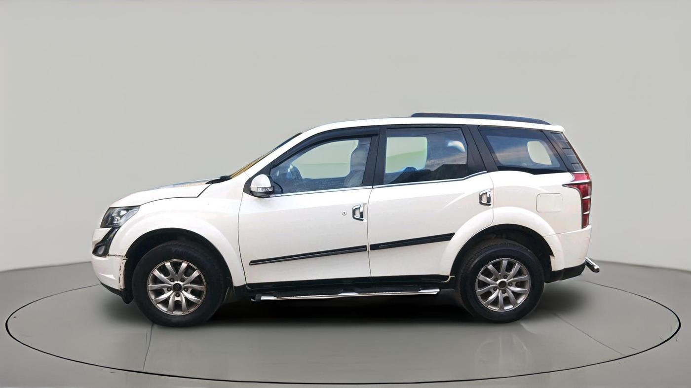 2015 Mahindra XUV500 W10, Diesel, Manual, 1,33,658 km, exterior
