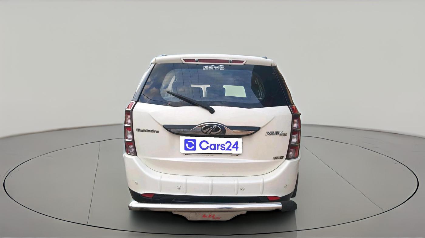 2015 Mahindra XUV500 W10, Diesel, Manual, 1,33,658 km, exterior