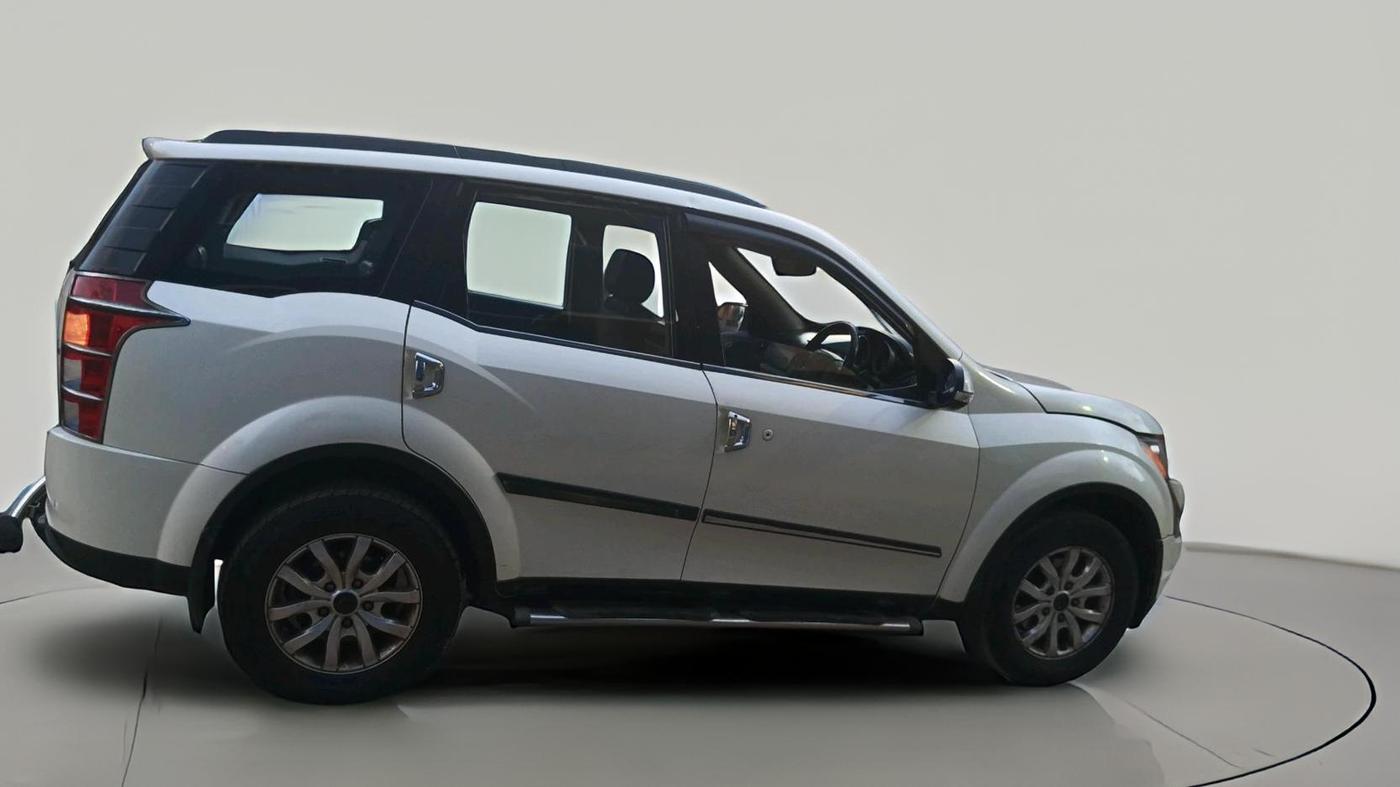 2015 Mahindra XUV500 W10, Diesel, Manual, 1,33,658 km, exterior