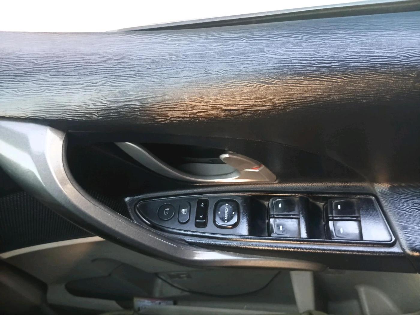 2015 Mahindra XUV500 W10, Diesel, Manual, 1,33,658 km, interior