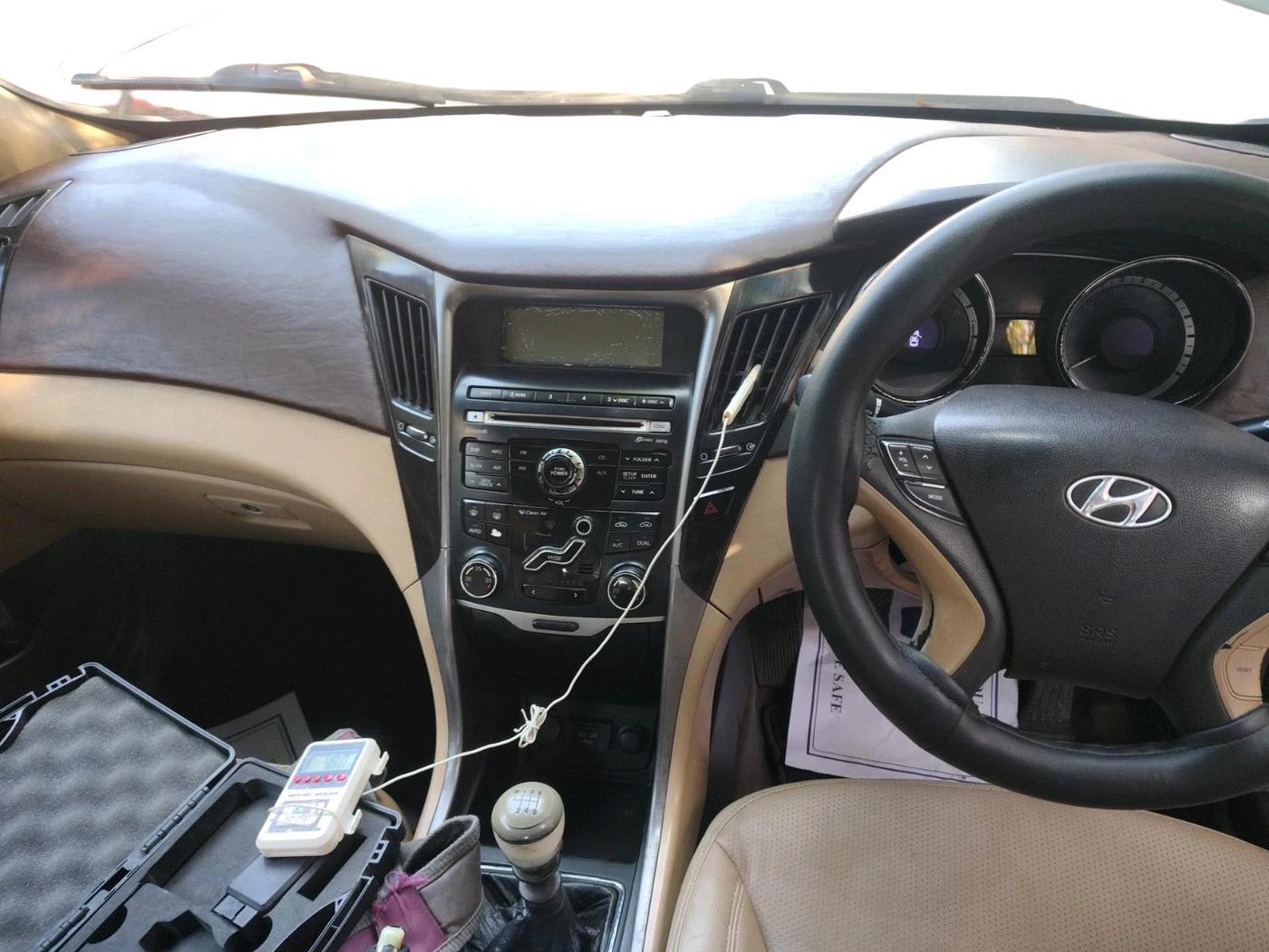 2012 Hyundai Sonata 2.4 GDI MT, Petrol, Manual, 75,677 km, interior