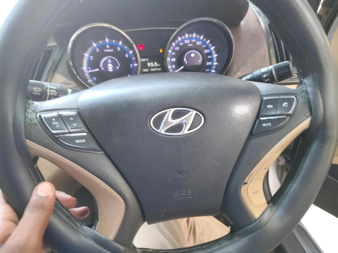 2012 Hyundai Sonata 2.4 GDI MT, Petrol, Manual, 75,677 km, interior