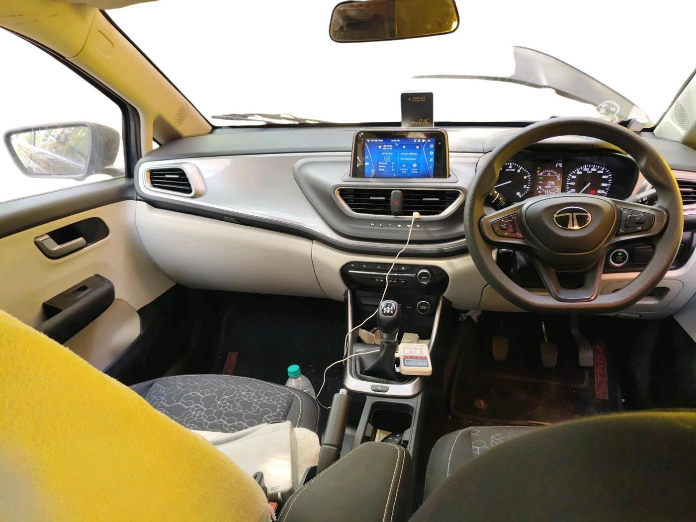 2024 Tata ALTROZ XZ PETROL, Petrol, Manual, 12,502 km, interior