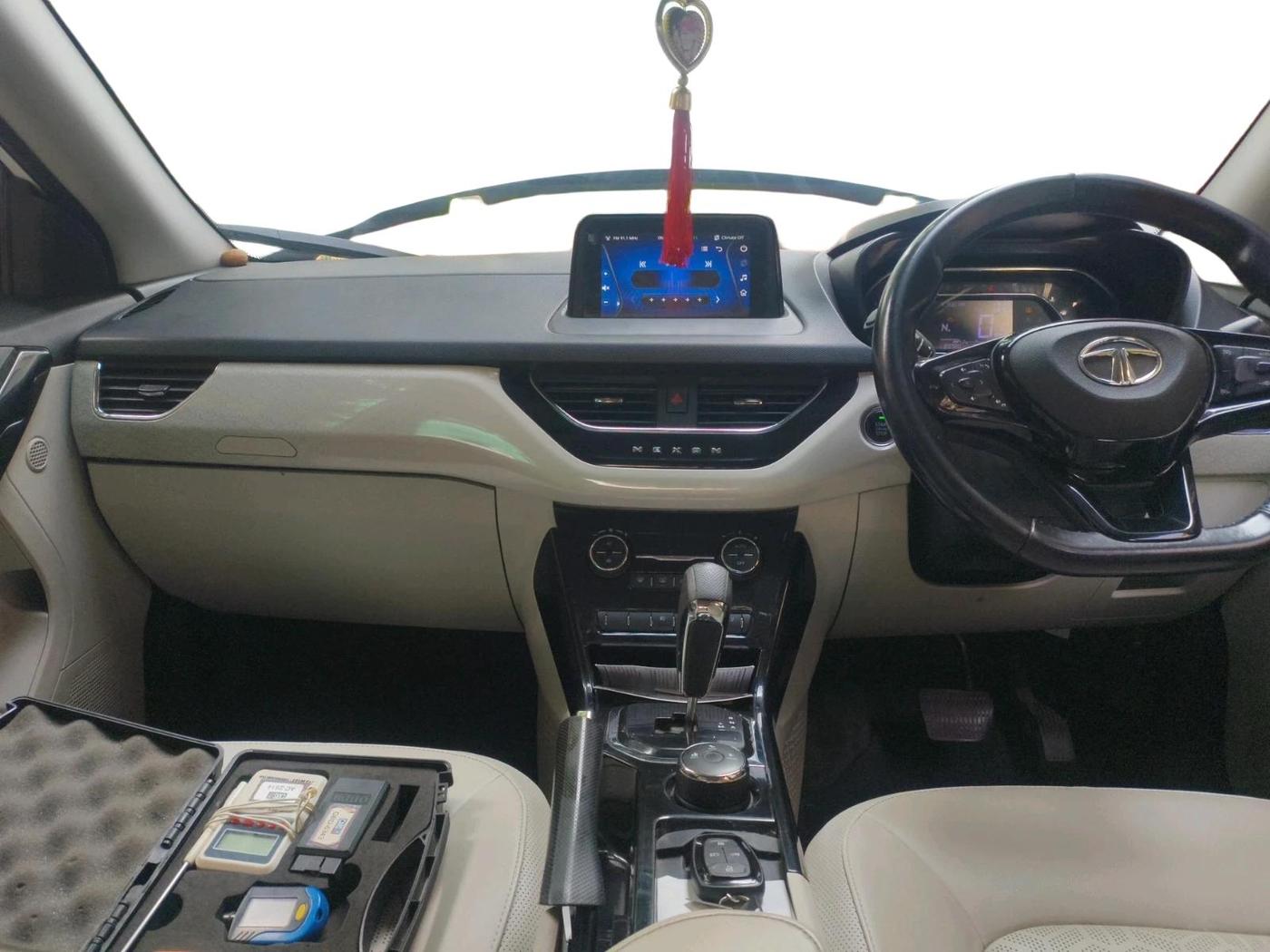 2023 Tata NEXON XZA PLUS LUXURY SUNROOF DIESEL, Diesel, Automatic, 83,720 km, interior