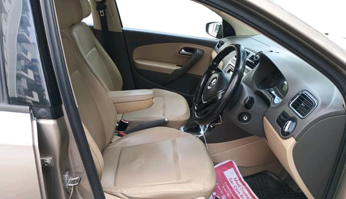 2016 Volkswagen Vento HIGHLINE PETROL AT, Petrol, Automatic, 1,65,142 km, interior