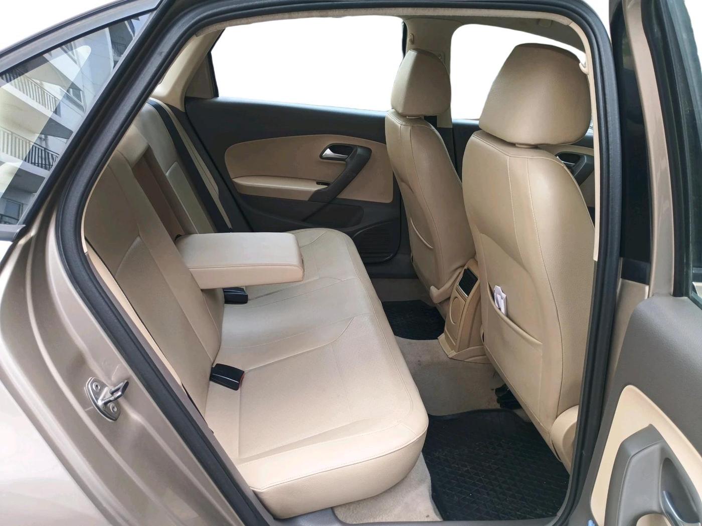 2016 Volkswagen Vento HIGHLINE PETROL AT, Petrol, Automatic, 1,65,142 km, interior
